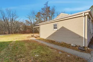 33 Alton Dr, Dudley, MA 01571 - Photo 31