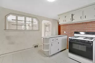 865 S Branch Pkwy, Springfield, MA 01118 - Photo 7