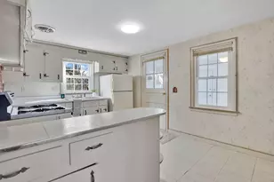 865 S Branch Pkwy, Springfield, MA 01118 - Photo 9