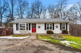 37 Lombard Ave, Amesbury, MA 01913 - Photo 1