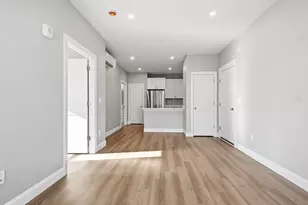 8 Vine St, Haverhill, MA 01830 - Photo 5