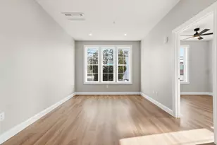 8 Vine St, Haverhill, MA 01830 - Photo 3