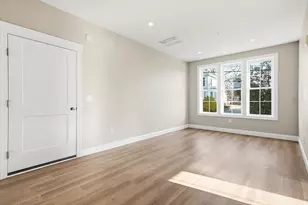 8 Vine St, Haverhill, MA 01830 - Photo 7