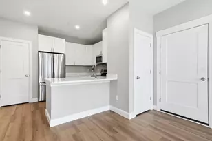 8 Vine St, Haverhill, MA 01830 - Photo 9