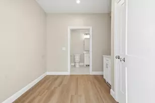 8 Vine St, Haverhill, MA 01830 - Photo 17