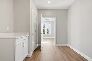 8 Vine St, Haverhill, MA 01830 - Photo 15