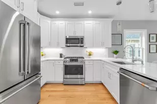 105 Neponset Ave, Boston, MA 02131 - Photo 7