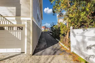 105 Neponset Ave, Boston, MA 02131 - Photo 21