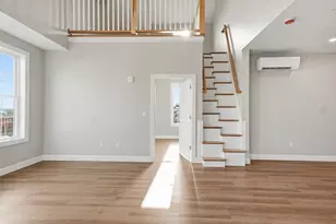 8 Vine St, Haverhill, MA 01830 - Photo 7