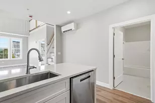 8 Vine St, Haverhill, MA 01830 - Photo 15