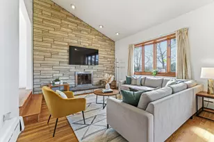 7 Carol St, Stoneham, MA 02180 - Photo 3