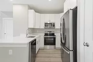 8 Vine St, Haverhill, MA 01830 - Photo 15