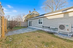 117 Elm St, Amesbury, MA 01913 - Photo 27