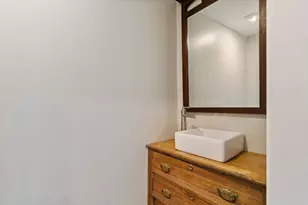 117 Elm St, Amesbury, MA 01913 - Photo 7