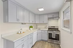 58 Neillian Way, Bedford, MA 01730 - Photo 3