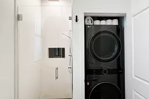 360 Meridian St, Boston, MA 02128 - Photo 15