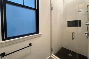 360 Meridian St, Boston, MA 02128 - Photo 29