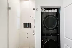 360 Meridian St, Boston, MA 02128 - Photo 17