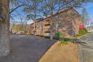 1011 Main St, Woburn, MA 01801 - Photo 3