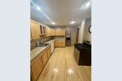 18 Avon St #B, Reading, MA 01867 - Photo 9