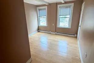 18 Avon St, Reading, MA 01867 - Photo 11