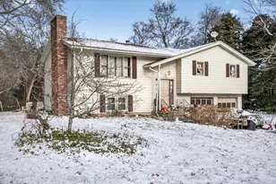 31 Brookwood Dr, Westport, MA 02790 - Photo 1