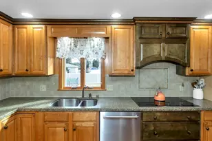 47 Roberta Cir, Agawam, MA 01001 - Photo 7