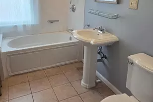 176 Safford, Quincy, MA 02171 - Photo 7