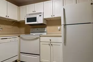 32 Whites Ave, Watertown, MA 02472 - Photo 9