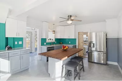 1201 Allen St, Springfield, MA 01118 - Photo 9