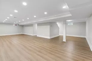 12 Pleasant St, Burlington, MA 01803 - Photo 25