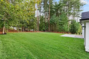 12 Pleasant St, Burlington, MA 01803 - Photo 31