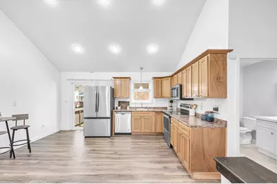 114 Riverton Road, Springfield, MA 01109 - Photo 9