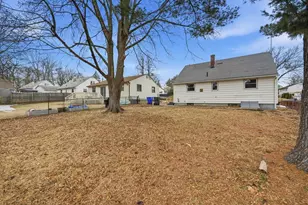 27 Nokomis, Springfield, MA 01109 - Photo 25