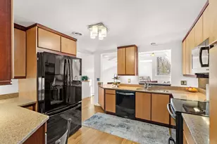 20 Wildwood Dr, Bedford, MA 01730 - Photo 9