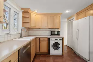 8 Stanley St, Natick, MA 01760 - Photo 9