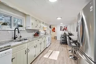 2 Grove St, Methuen, MA 01844 - Photo 15