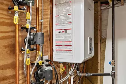 2 Grove St, Methuen, MA 01844 - Photo 31