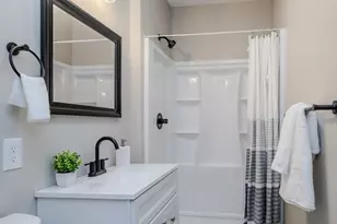 27 Ormond St, Springfield, MA 01108 - Photo 13