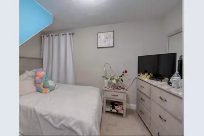 204 N Franklin St #2, Holbrook, MA 02343 - Photo 5