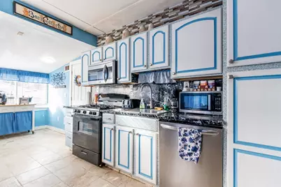 21 Bayview St, Wareham, MA 02571 - Photo 5