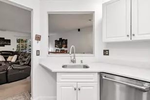 1 Riverview Blvd, Methuen, MA 01844 - Photo 15