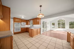 221 Bel Air Dr, Longmeadow, MA 01106 - Photo 3