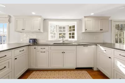 151 Oakland Street, Wellesley, MA 02481 - Photo 7