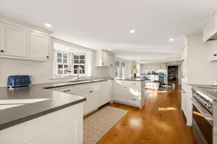 151 Oakland St, Wellesley, MA 02481 - Photo 11