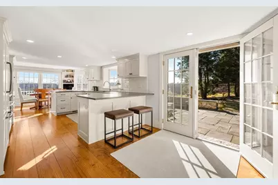 151 Oakland Street, Wellesley, MA 02481 - Photo 9