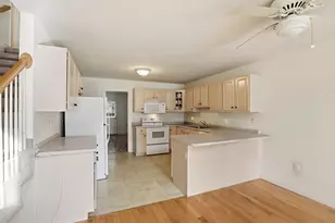 34 Pleasant St, Windham, NH 03087 - Photo 5