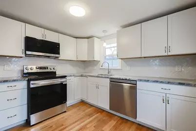 18 Huntington Ave, Plainville, MA 02762 - Photo 5