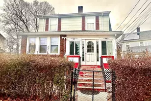 7 Parkway Crescent, Milton, MA 02186 - Photo 3