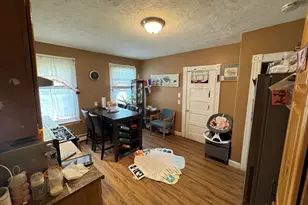 27 Harlow St, Worcester, MA 01605 - Photo 5